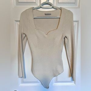 Abercrombie & Fitch Ribbed Sweetheart Neckline Bodysuit